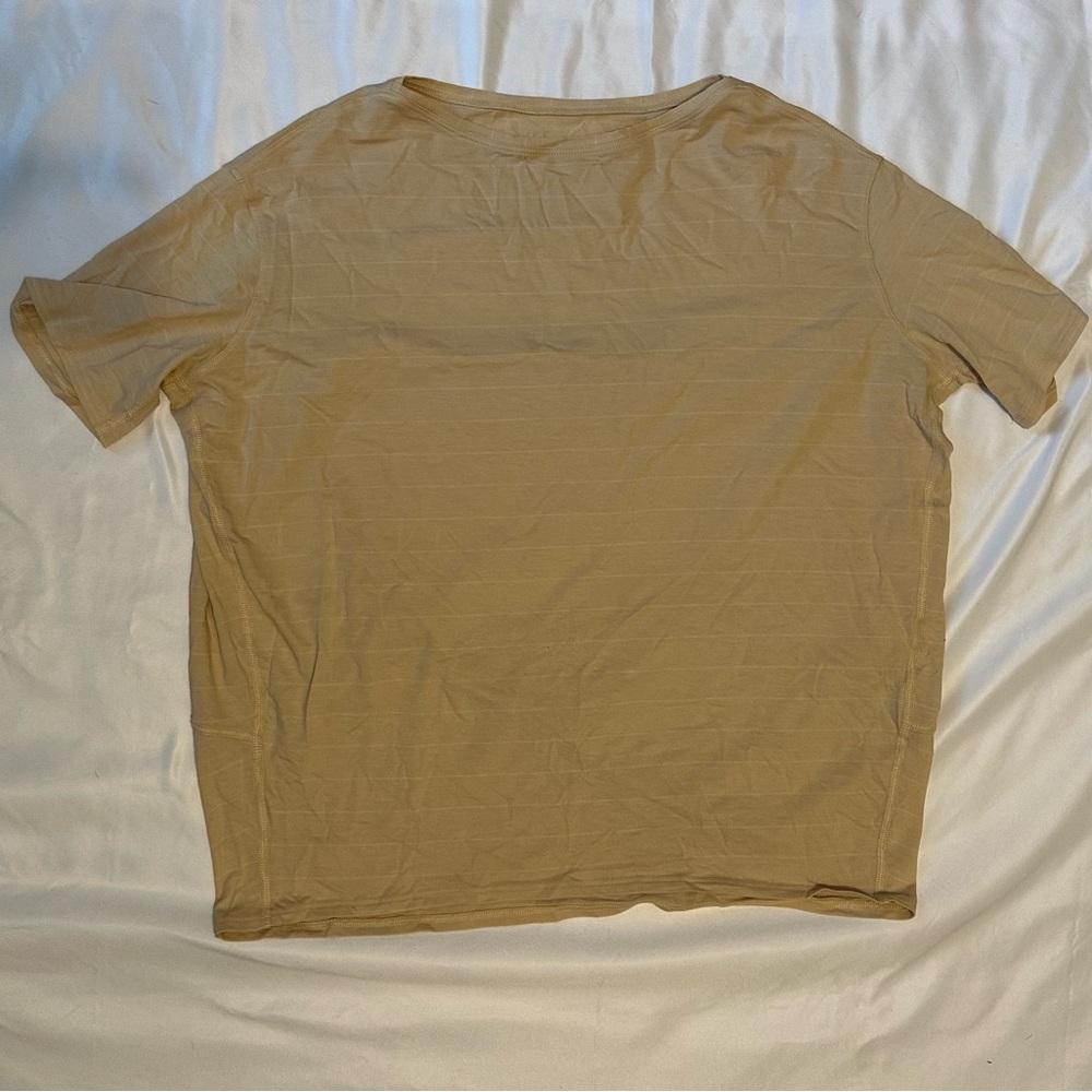 lululemon Back in Action Short Sleeve